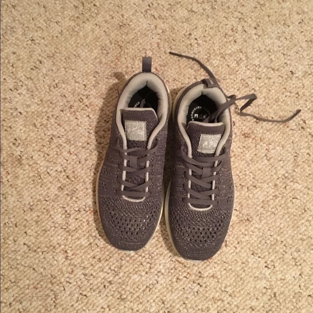 APL/LuLulemon sneakers never worn